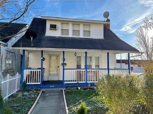2431 1/2 Washington St W, Charleston, WV 25387