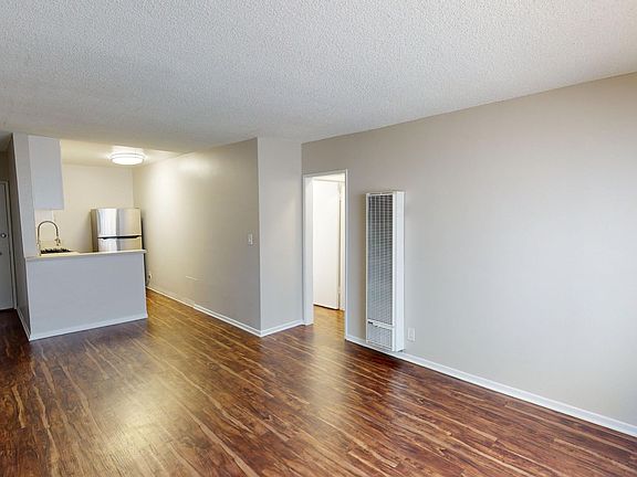 3rd image of 830 S Grand View St APT 7