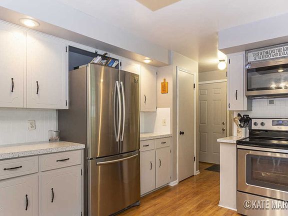 5th image of 776 Shadybrook Dr