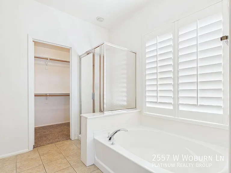 2557 W Woburn Ln — Photo 22