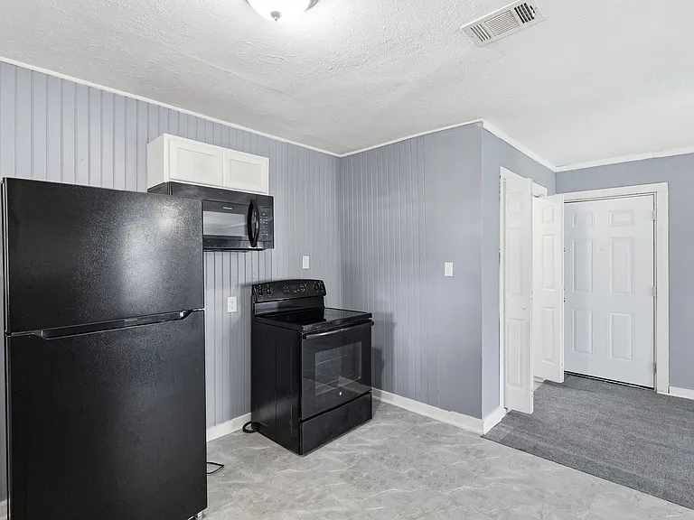 808 Mill St — Photo 10