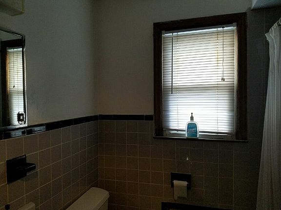 5th image of 1120 Targee St
