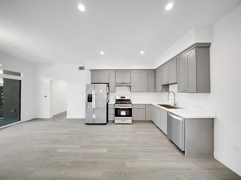 973 E Del Mar Blvd #104 — Photo 12
