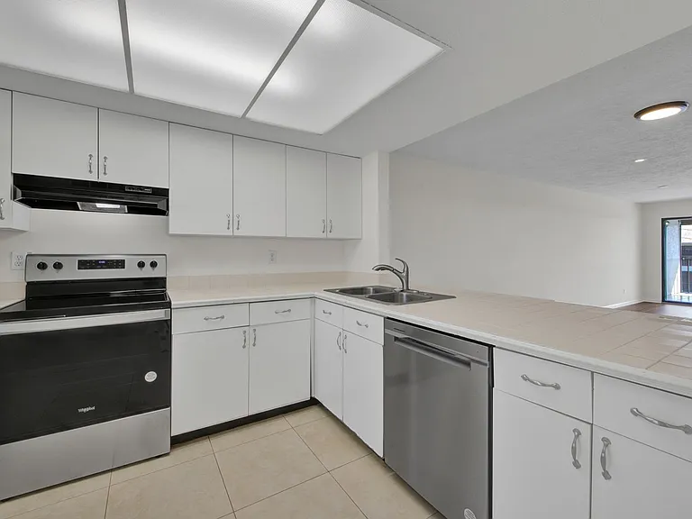 145 Cypress Way E #D-4 — Photo 26