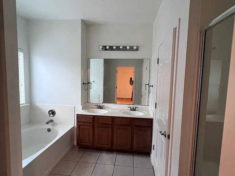 3805 Bronco Bend Loop — Photo 13