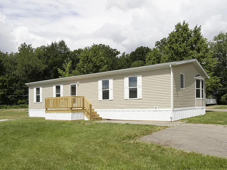 11 Meadows — Photo 12