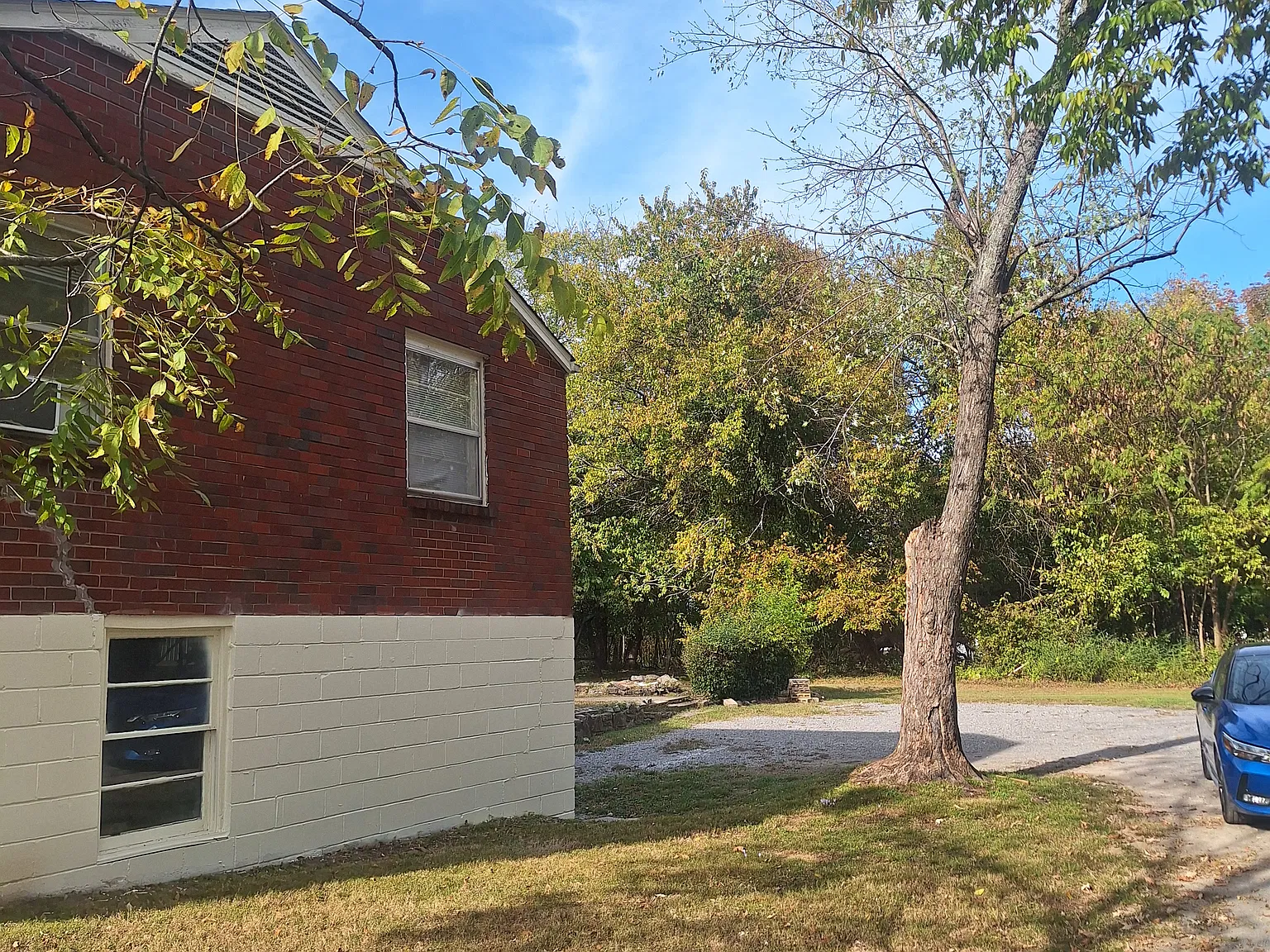3 bed, 1323 sqft, $1,595 — Photo 2