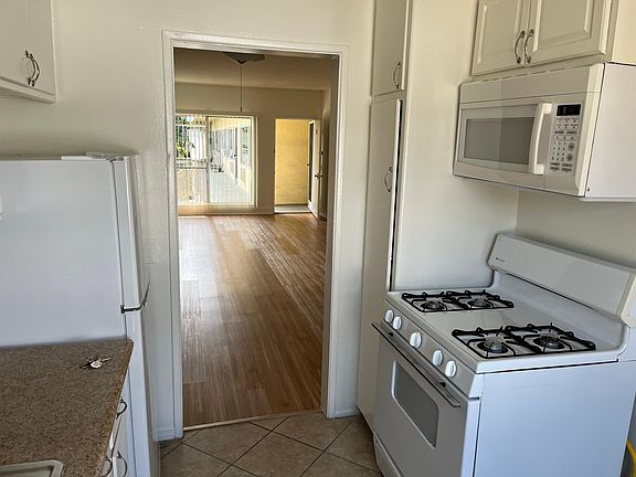 5th image of 3720 Motor Ave