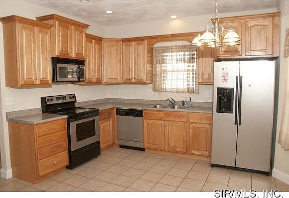 4th image of 105 Auburn Ct #B
