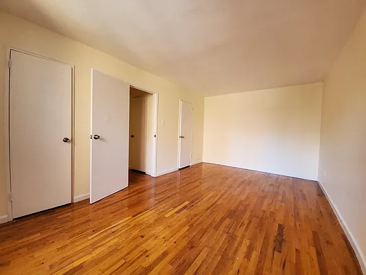 Rented by NYC Realty Brokers LLC | media 9