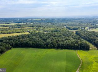 3245 Jacks Mill Rd, Chambersburg, PA 17202