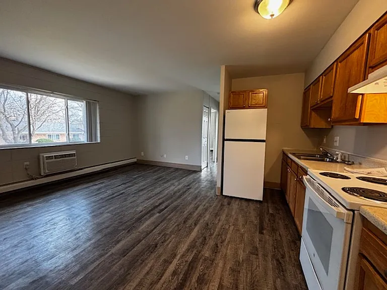 Apartment off 28th and Clyde Park Available — Photo 76