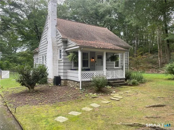 32 Horseshoe Rd, Wilton, CT 06897