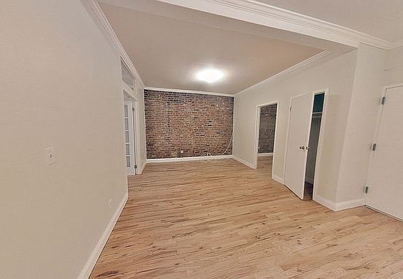 4th image of 115 Elizabeth St APT 1B