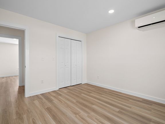 4th image of 424 Eloise Dr #B