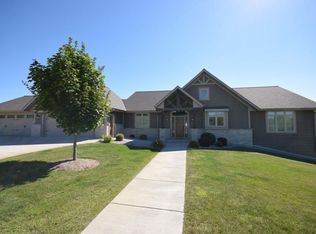 5863 Century Hills Ct, West Bend, WI 53095