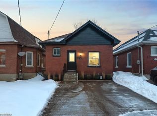 12 Carlyle St, Brantford, ON N3T2C1