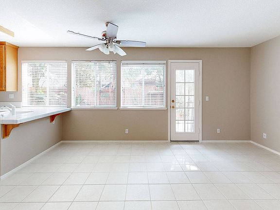 2nd image of 832 Syracuse Dr