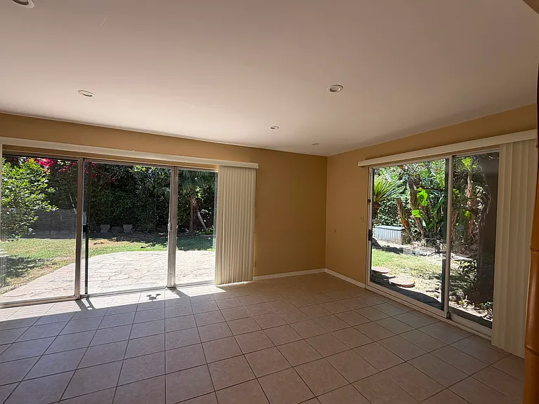 6903 Lasaine Ave — Photo 6