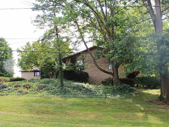 3rd image of 3074 Robin Dr