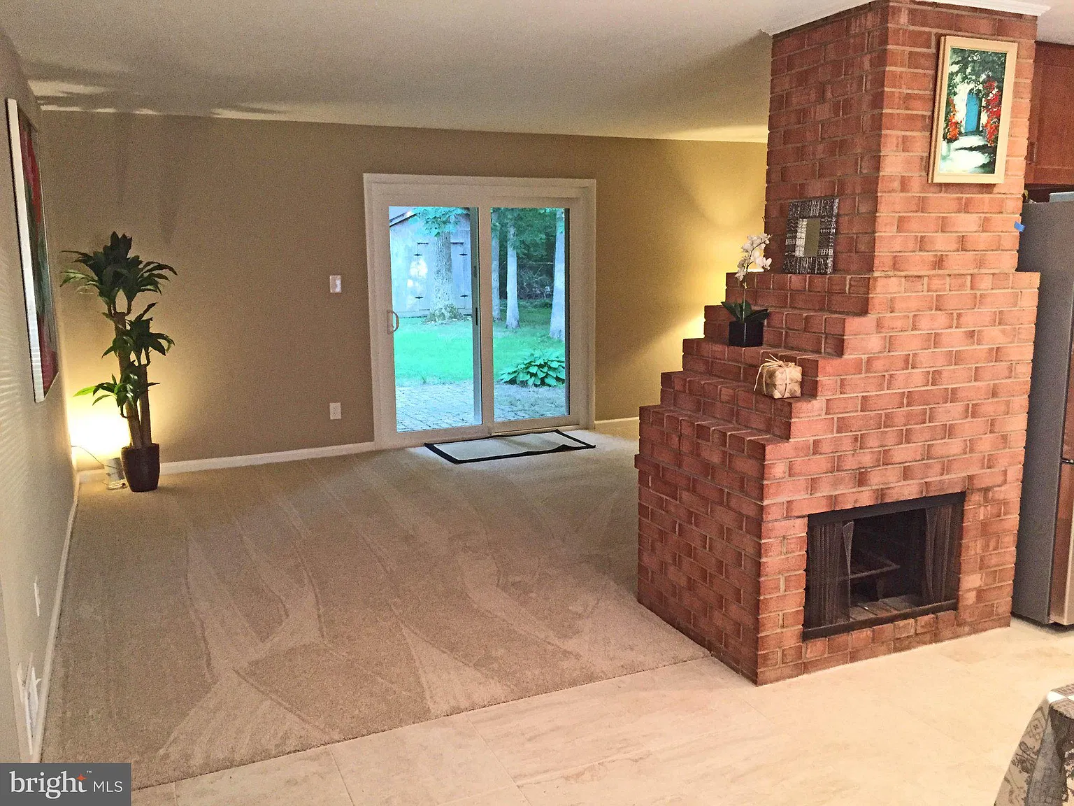 3 bed, 1.0 bath, 1092 sqft, $2,950 — Photo 2