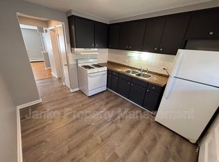2108 S 17th Ave APT 1E, Broadview, IL 60155