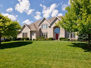 7379 Fox Hollow Rdg, Zionsville, IN 46077