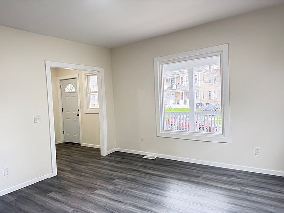 3rd image of 109 Gordon Ave