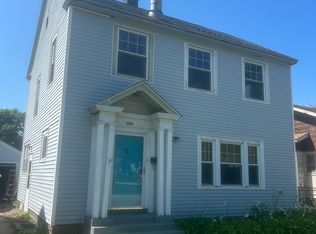 2633 E Locust St, Davenport, IA 52803