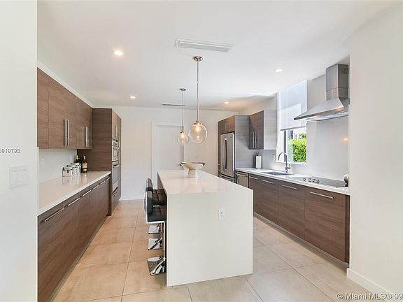 Custom Kitchen Cabinetry