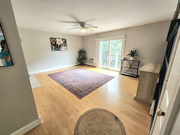2nd image of 19 Chapel Hill Dr APT 9