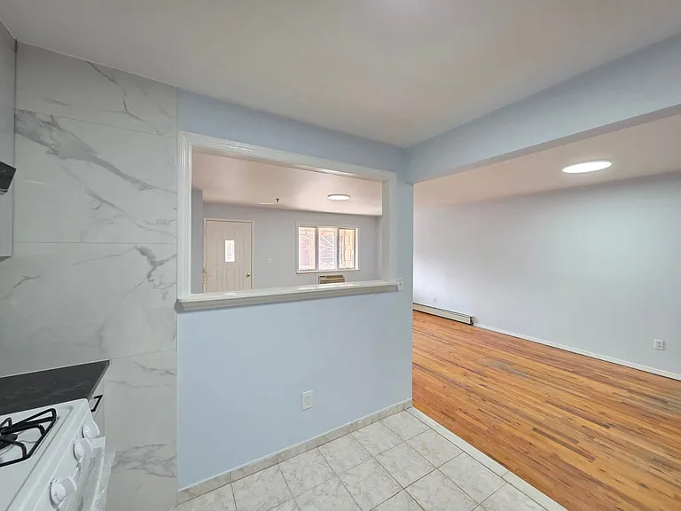 95 Bay 38th St #2 — Photo 8