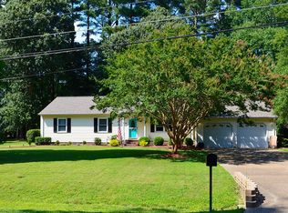 111 River Point Dr, Yorktown, VA 23693