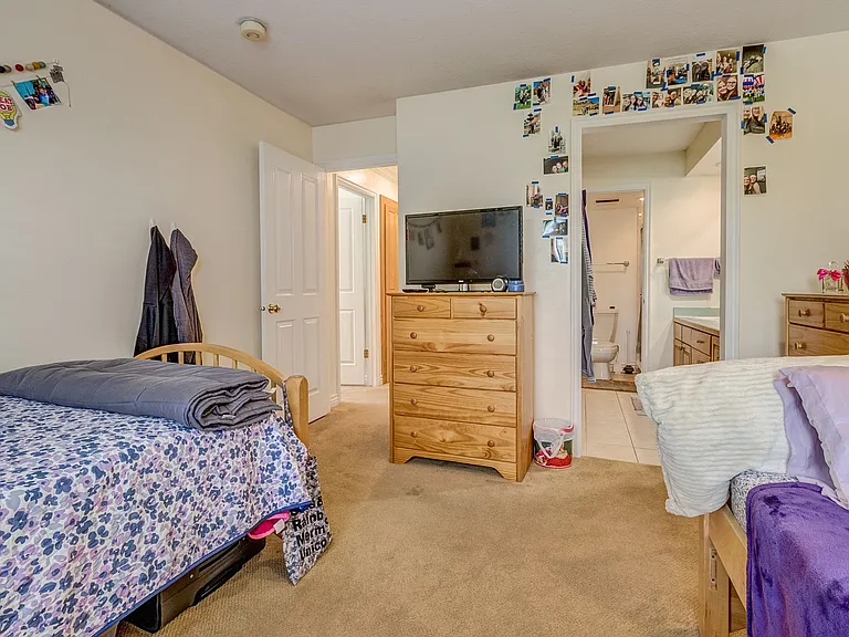 1541 N Riverside Ave #16 — Photo 11