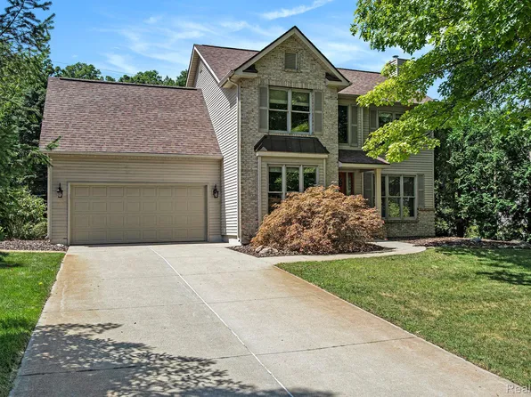 16148 Valcrest Dr, Linden, MI 48451