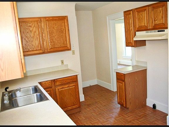 5th image of 713 Albemarle Ave
