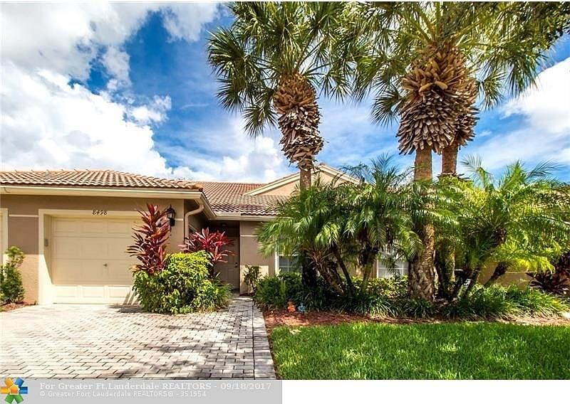 1st image of 8498 Logia Cir #8498