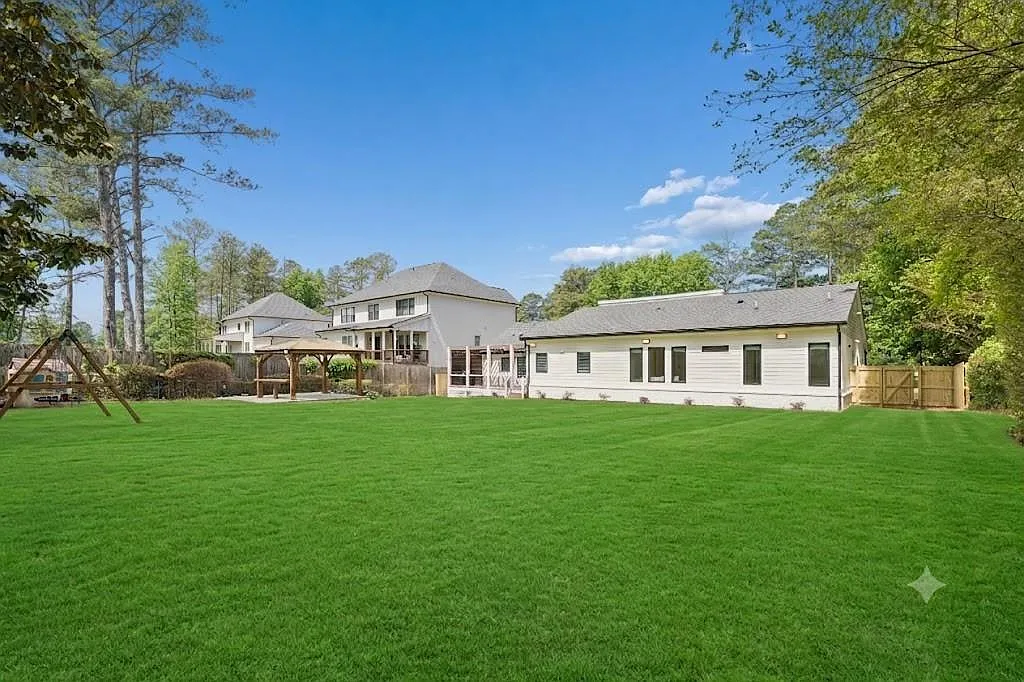 5 bed, 3.5 bath, 3200 sqft, $7,500 — Photo 4