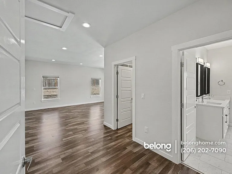 410 Emerald St #A — Photo 16