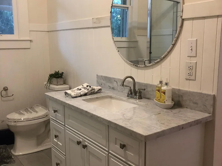 627 Rose Ave #1 — Photo 3