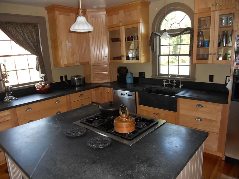 239 Foundry St — Photo 8