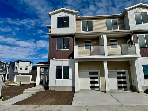 65 Belvedere Point SE #450 Photo 1