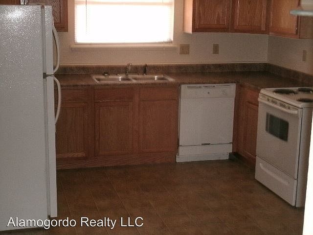 1st image of 1500 Aspen Dr APT B