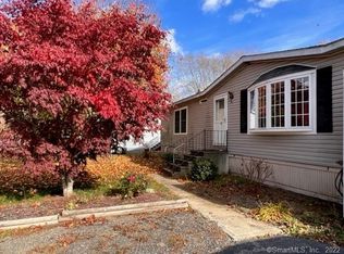 26 Colonial Rd, Plainfield, CT 06374