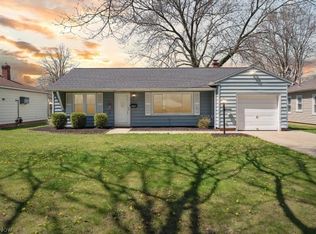 7060 Oakwood Rd, Parma Heights, OH 44130