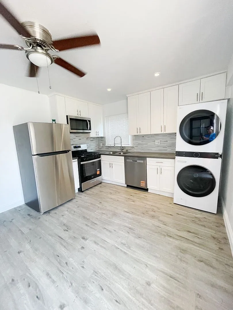 2 bed, 1.0 bath, 867 sqft, $2,150 — Photo 2