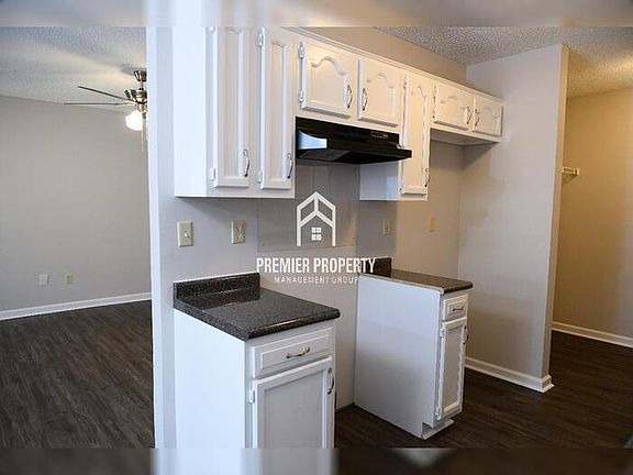 5th image of 3017 Meadows Ln