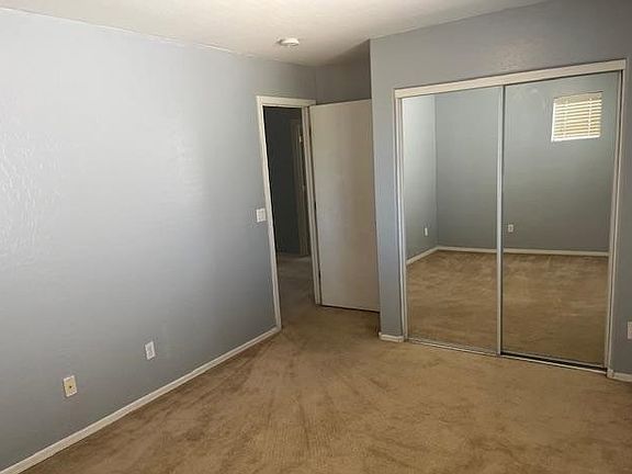 3rd image of 9428 S 35th Gln