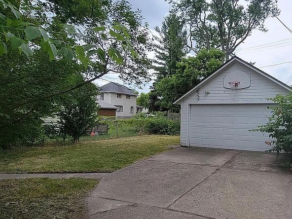 2 Car Detached Garage