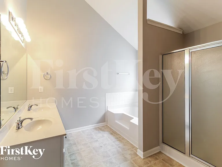 1436 Wilson Manor Cir — Photo 9